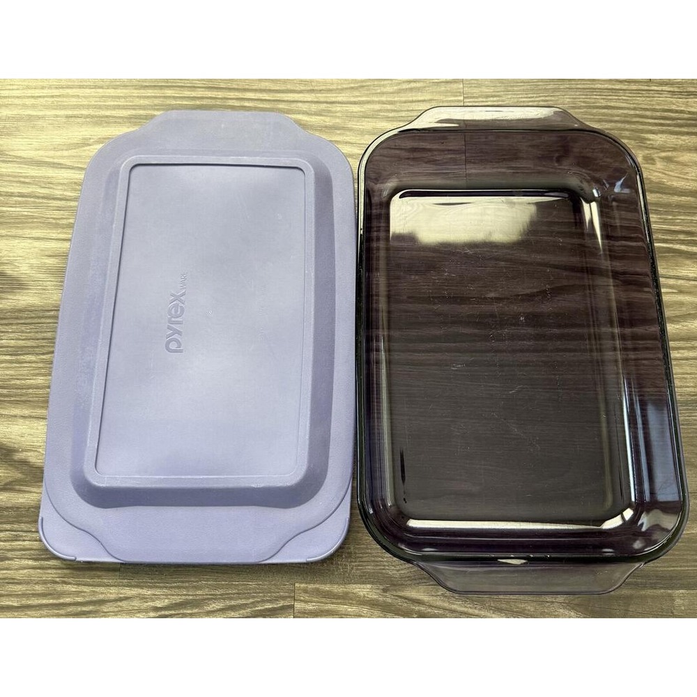 Pyrex Amethyst Purple Baking Dish With Lid #233 3 QT 13x9x2 Vintage 1990s USA